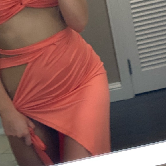 Revolve Two Piece Top and Skirt Small - Picture 8 of 15